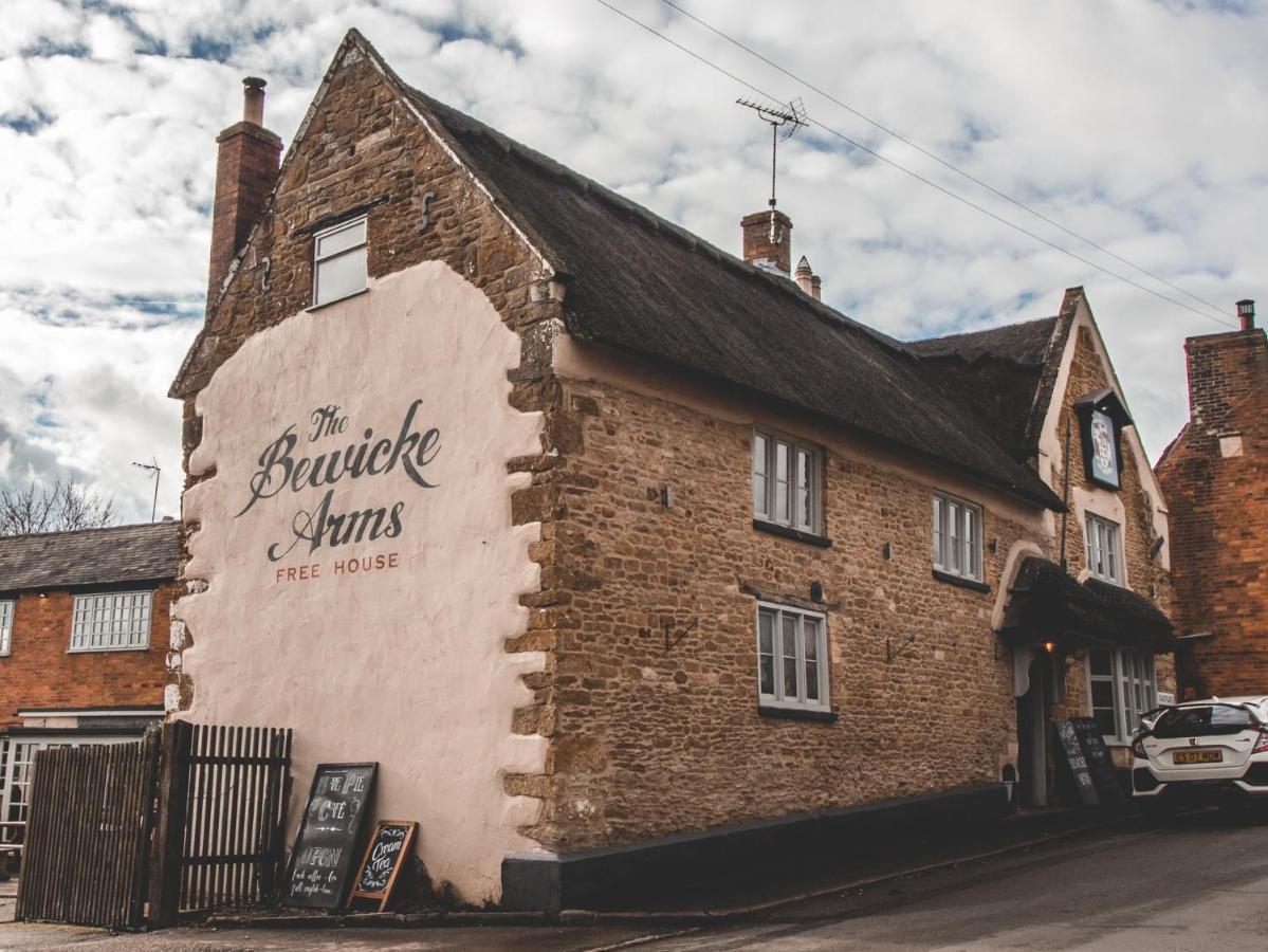 The Bewicke Arms Bed and Breakfast Hallaton Esterno foto