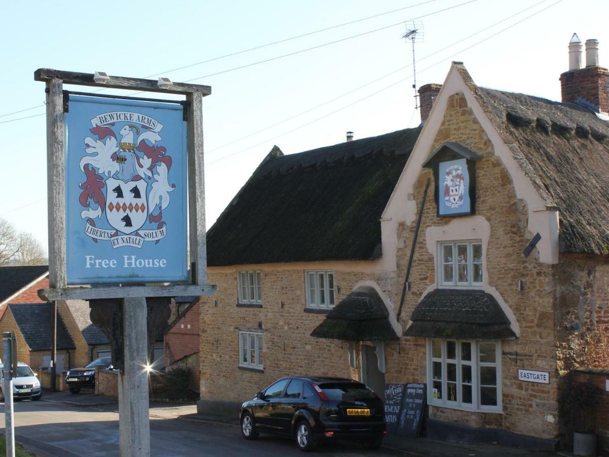 The Bewicke Arms Bed and Breakfast Hallaton Esterno foto