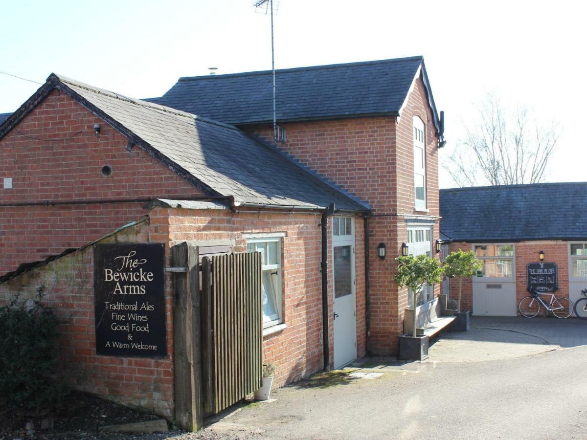 The Bewicke Arms Bed and Breakfast Hallaton Esterno foto