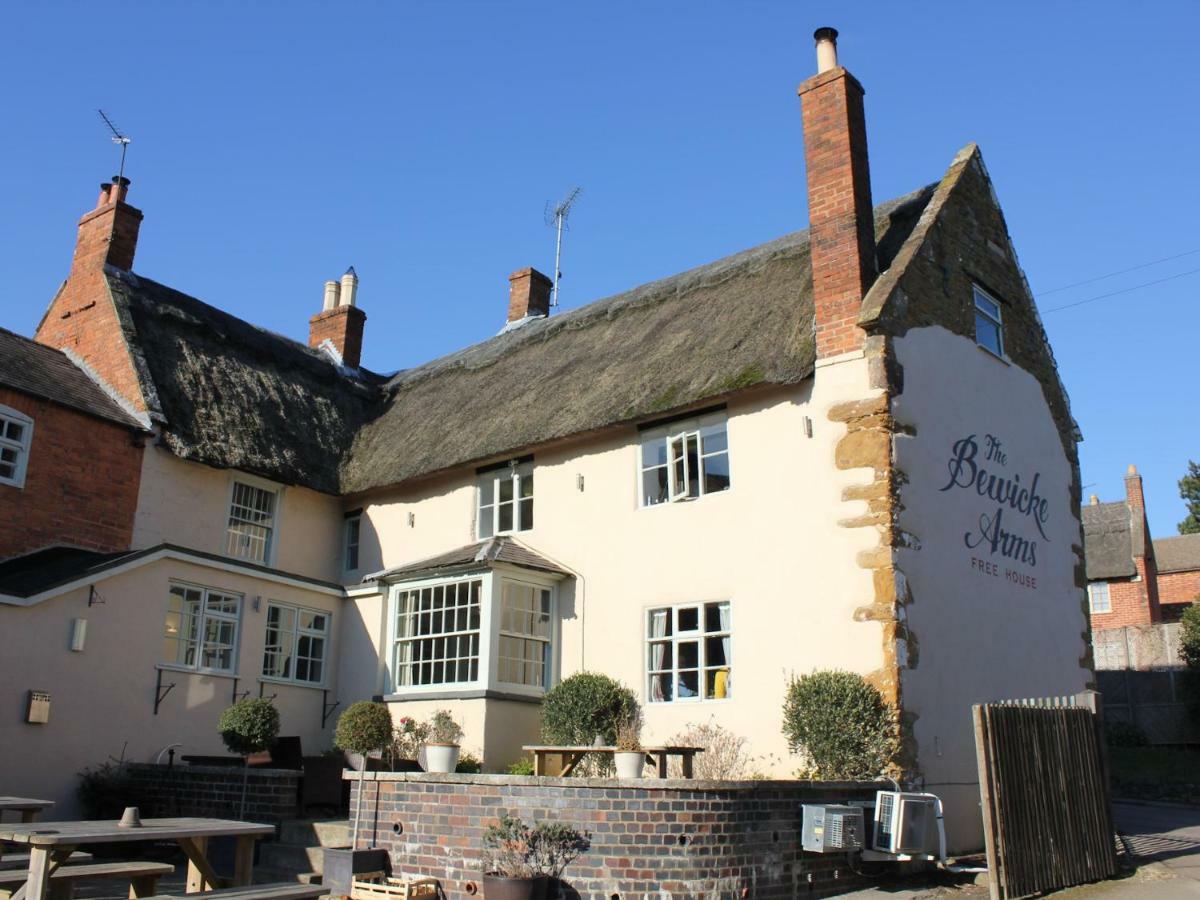 The Bewicke Arms Bed and Breakfast Hallaton Esterno foto